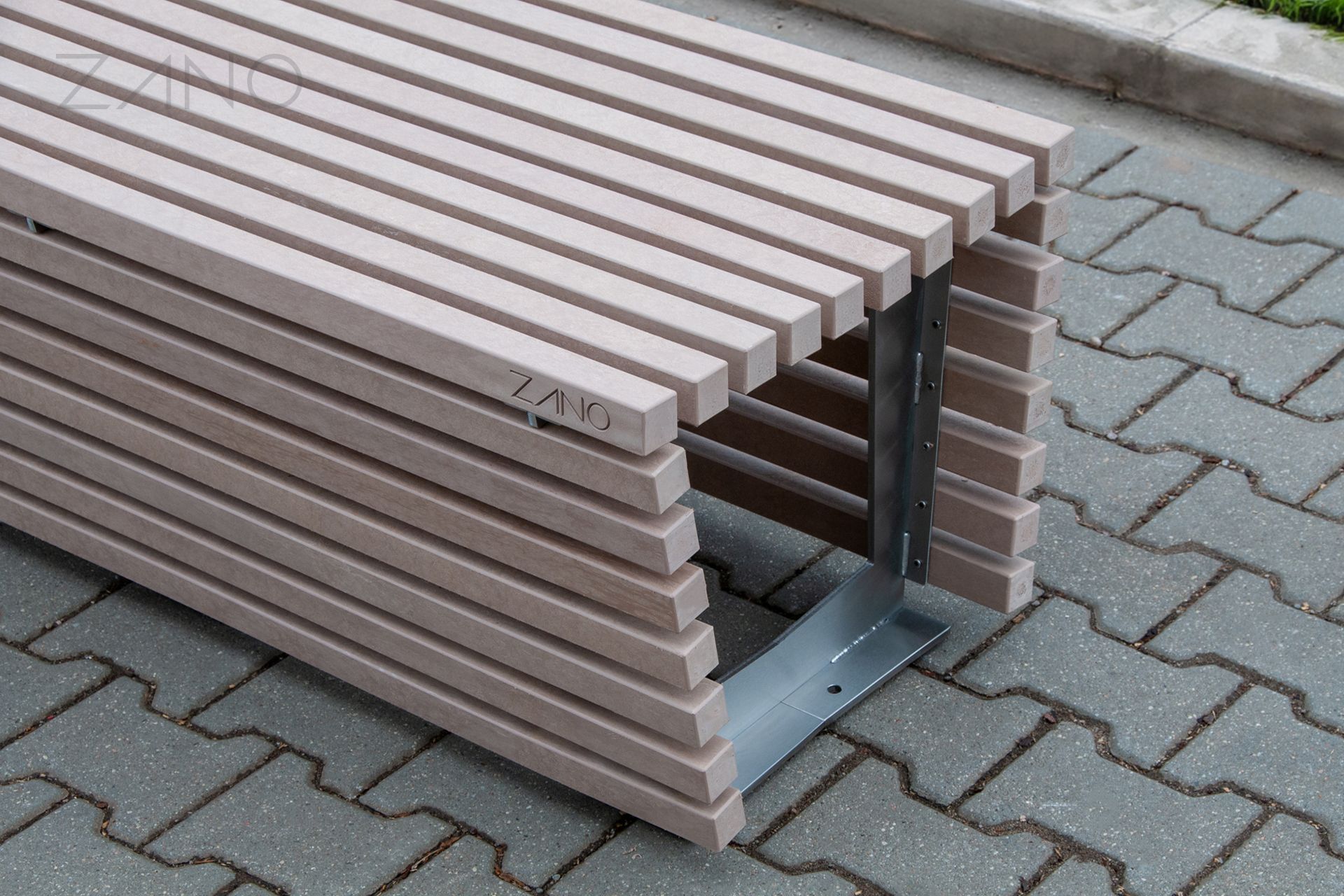 Placă compozită cu aspect de lemn, culoare teak Placă compozită cu aspect de lemn, culoare teak